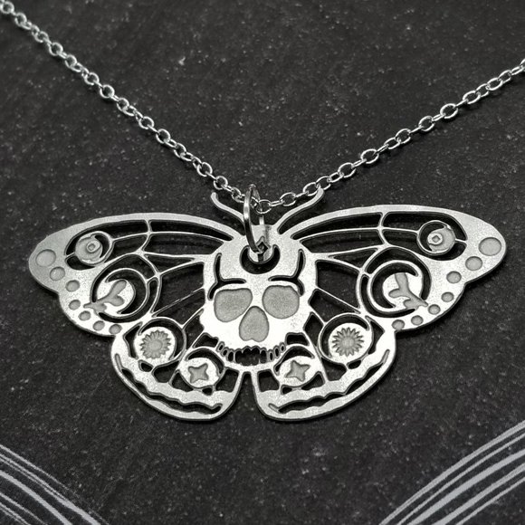 Death's Head Hawkmoth Dead Moth Silver Necklace - Picture 2 of 3